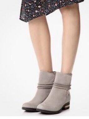 Sorel - Farah Short Boot in Suede